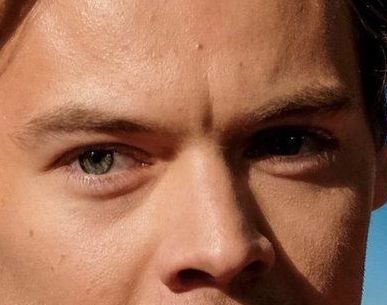 Harry Styles eye color