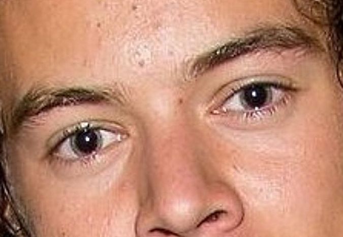 Harry Styles eye color