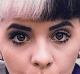 Melanie Martinez eye color