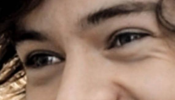 Harry Styles eye color