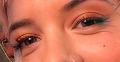 Melanie Martinez eye color