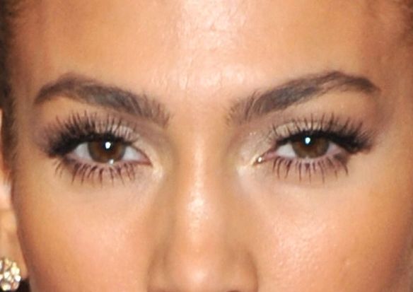 Jennifer Lopez eye color