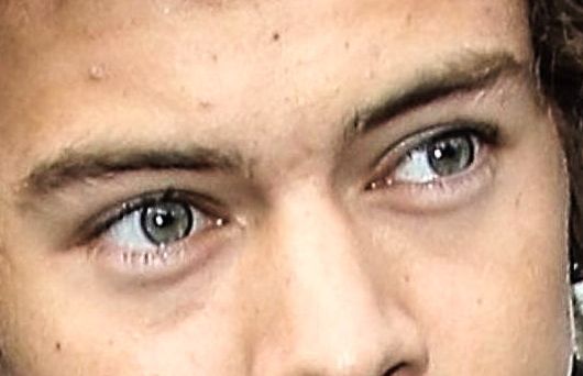 Harry Styles eye color