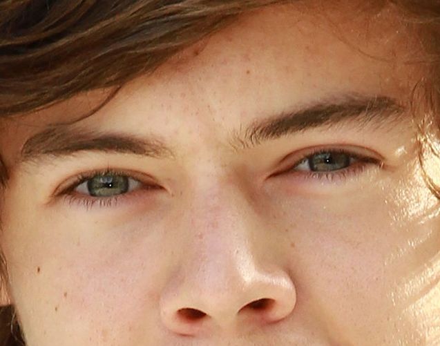 Harry Styles eye color