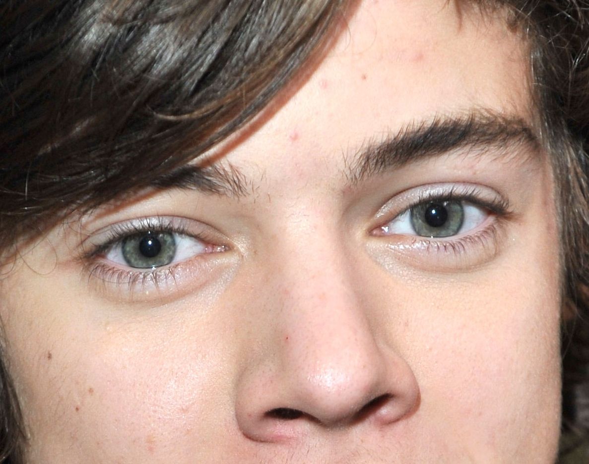 Harry Styles eye color