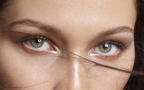 Bella Hadid eye color