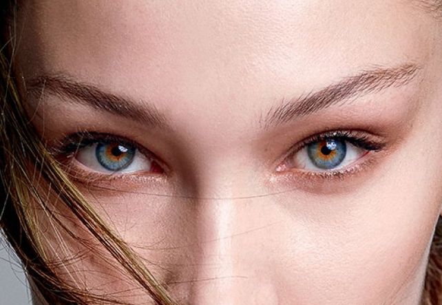 Bella Hadid eye color