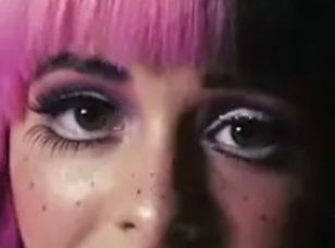 Melanie Martinez eye color