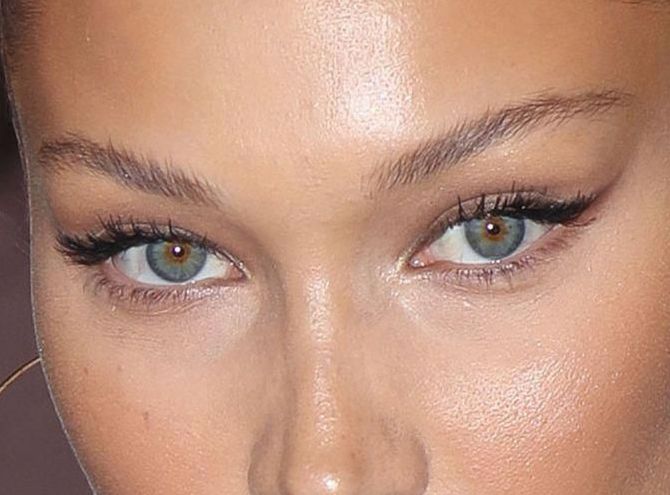 Bella Hadid eye color