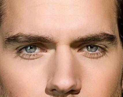 Henry Cavill eye color