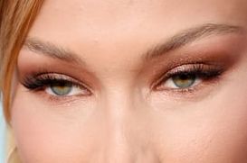 Bella Hadid eye color