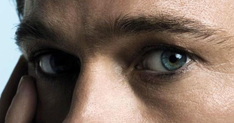 Brad Pitt eye color