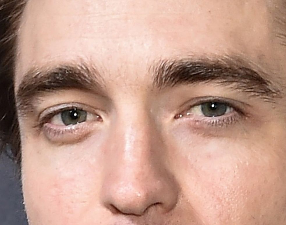 Robert Pattinson eye color