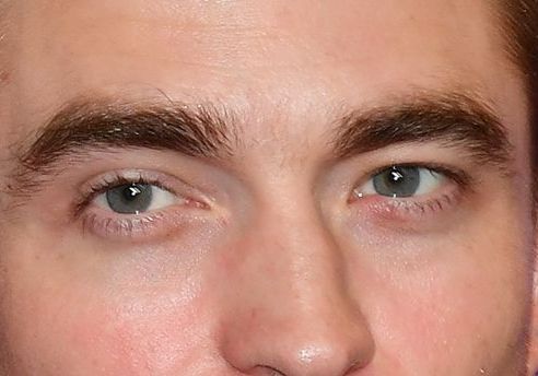 Robert Pattinson eye color