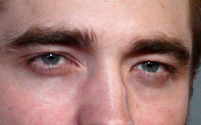 Robert Pattinson eye color