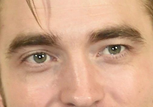 Robert Pattinson eye color