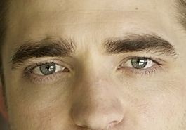 Robert Pattinson eye color