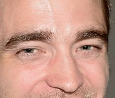 Robert Pattinson eye color