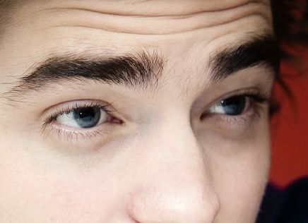 Robert Pattinson eye color