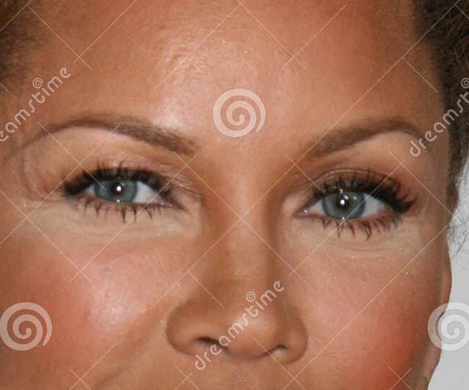 Vanessa Williams eye color