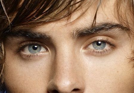 Zac Efron eye color