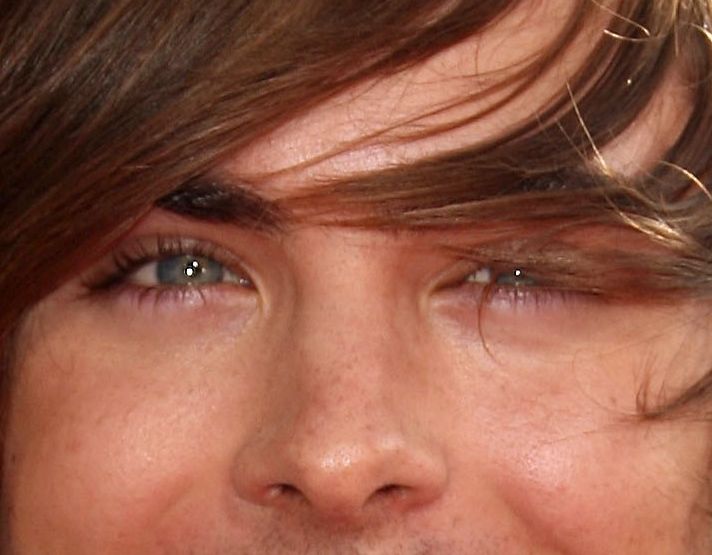 Zac Efron eye color