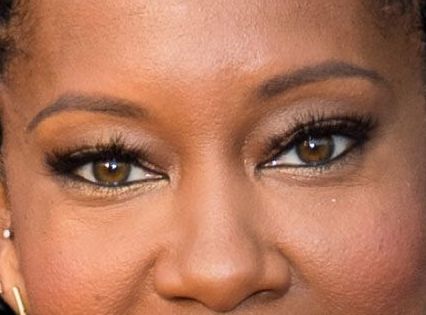 Regina King eye color