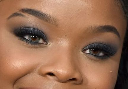 Ajiona Alexus eye color