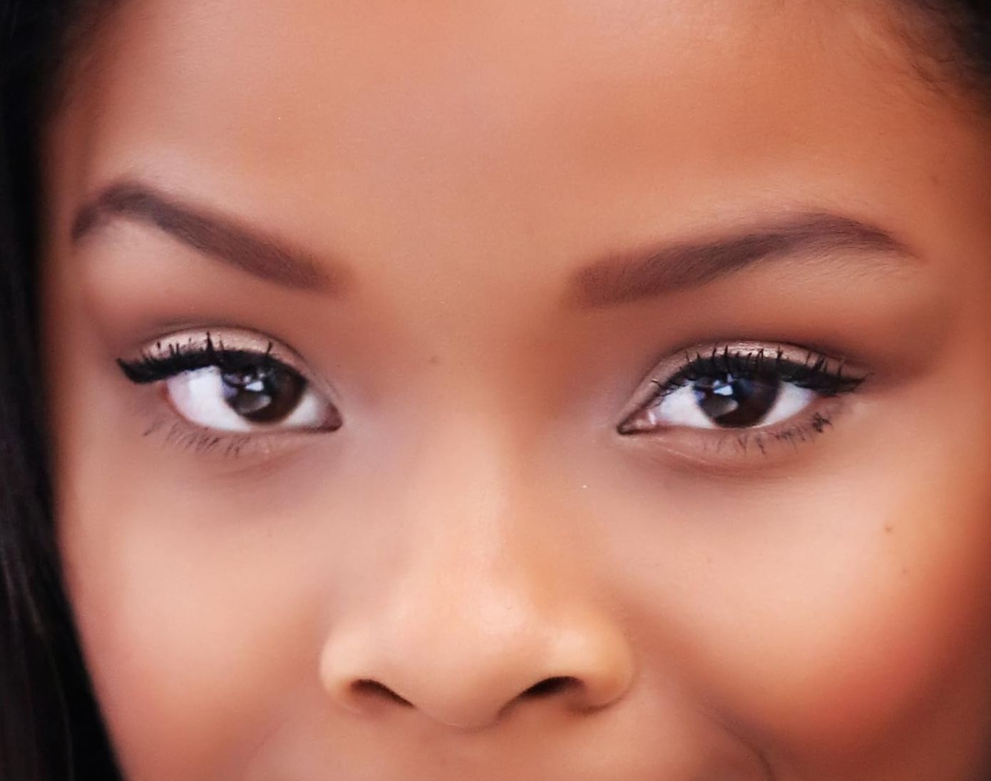 Ajiona Alexus eye color