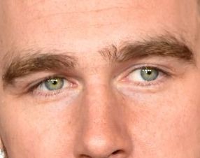 Travis Kelce eye color