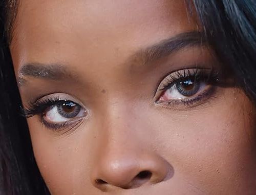 Ajiona Alexus eye color