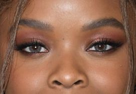 Ajiona Alexus eye color