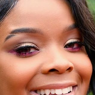 Ajiona Alexus eye color