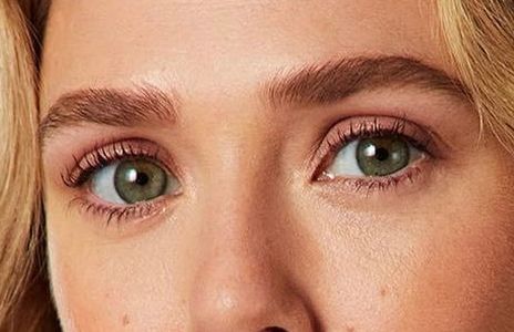 Elizabeth Olsen eye color