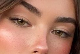 Madison Beer eye color