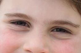 Prince Louis eye color