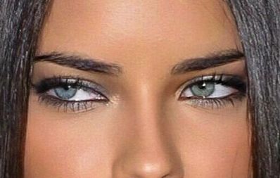 Adriana Lima eye color