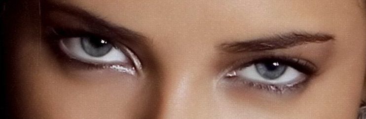 Adriana Lima eye color