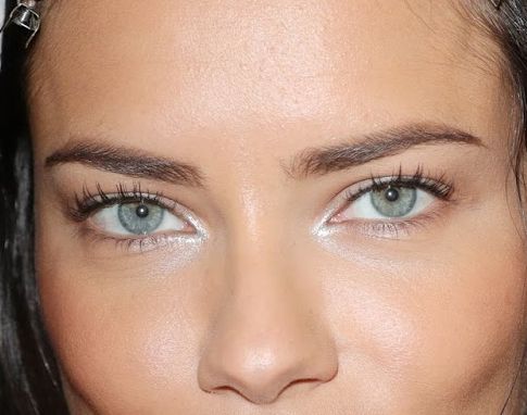 Adriana Lima eye color