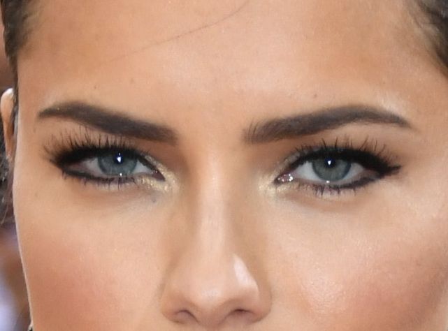 Adriana Lima eye color