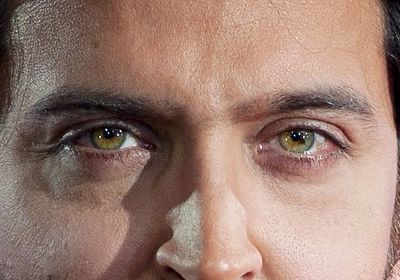 Hrithik Roshan eye color