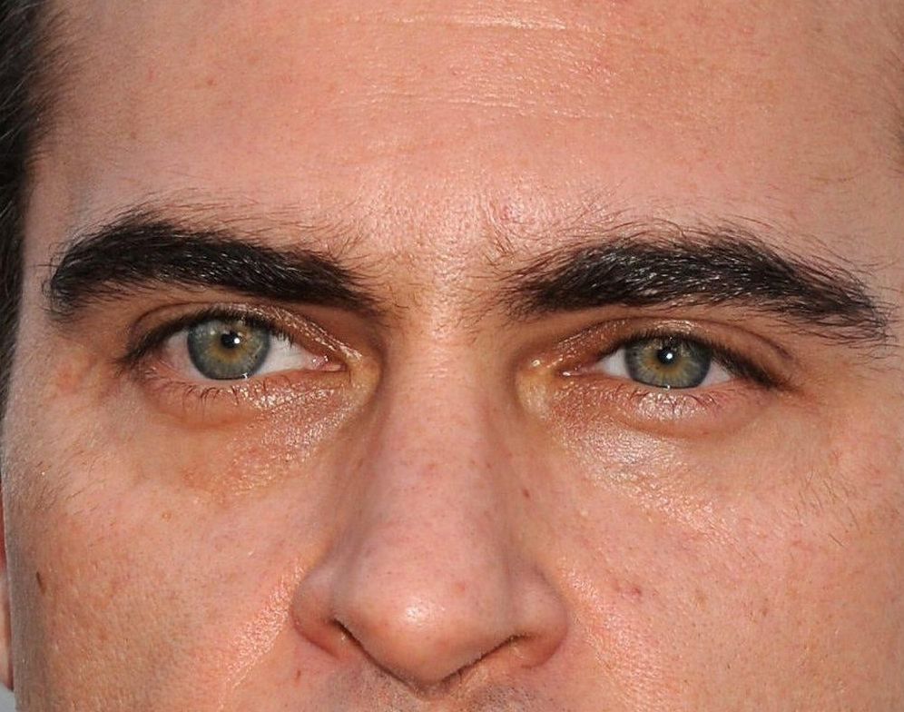 Joaquin Phoenix eye color