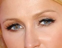 Paris Hilton eye color