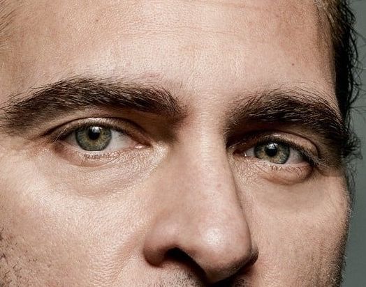 Joaquin Phoenix eye color