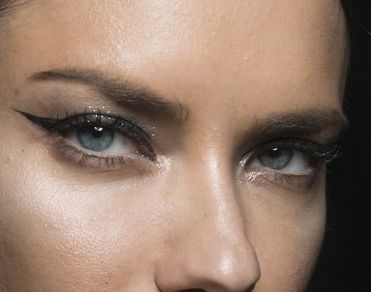 Adriana Lima eye color