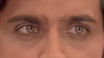 Hrithik Roshan eye color