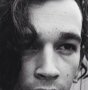 Matty Healy eye color