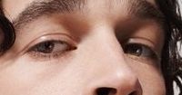 Matty Healy eye color