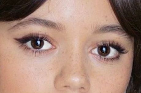 Jenna Ortega eye color