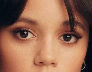 Jenna Ortega eye color